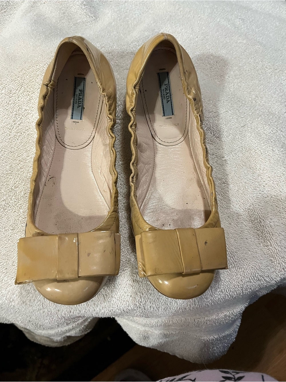 PROJECT PIECE: Prada Beige Patent Leather Bow Flats. Size 7